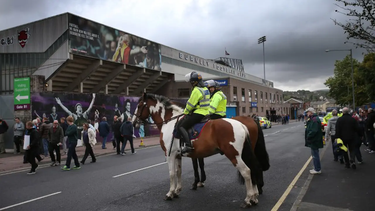 Polisi Berjaga di Laga Burnley vs Manchester United