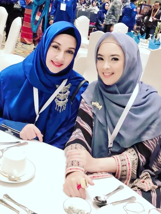 (Instagram/dinalorenza1975)