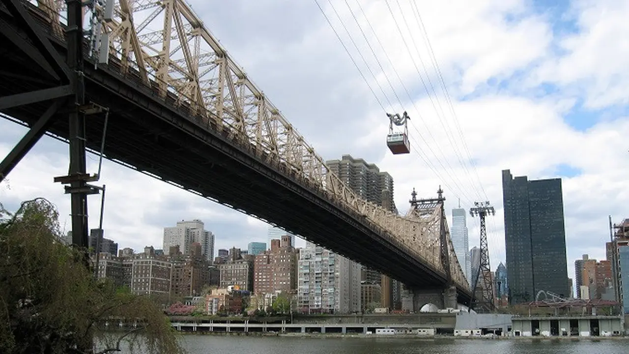 East River di New York, Amerika Serikat