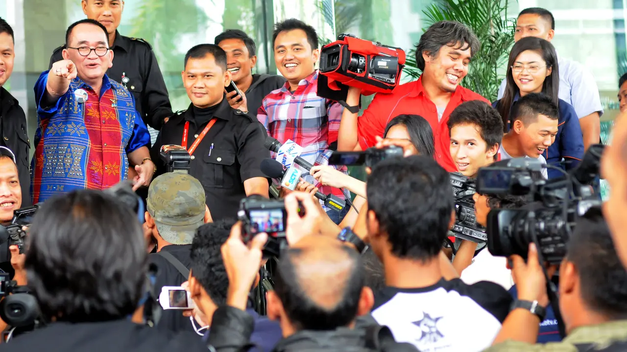 [FOTO] Aksi Ruhut Usai Diperiksa KPK
