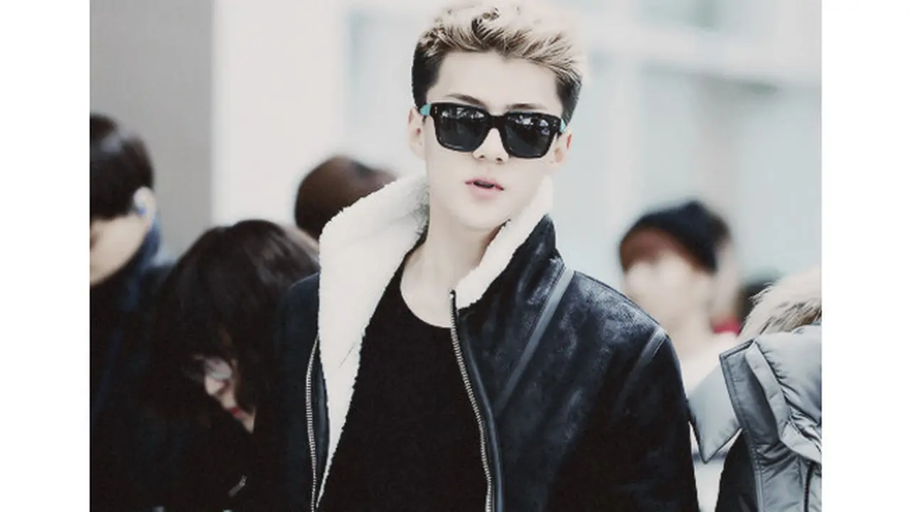 Aksi Busana Sehun EXO, Sang Pria Termodis di Paris Fashion Week