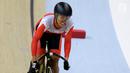 Pembalap sepeda Indonesia, Chrismonita Dwi Putri memacu sepedanya di nomor Women Elite nomor 500m Time Trial Asian Track Championships 2019 di Jakarta International Velodrome, Kamis (10/1). Putri meraih mendali perunggu. (Bola.com/Yoppy Renato)