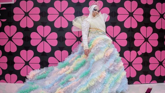Potret Melly Goeslaw di Jakarta Fashion Week 2020 (sumber: instagram/melly_goeslaw)