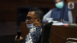Andi Irfan Jaya saat menjadi saksi pada sidang lanjutan dugaan suap dan tindak pidana pencucian uang terkait pengurusan fatwa Mahkamah Agung untuk Djoko S Tjandra dengan terdakwa Pinangki Sirna Malasari di Pengadilan Tipikor, Jakarta, Senin (7/12/2020). (Liputan6.com/Helmi Fithriansyah)