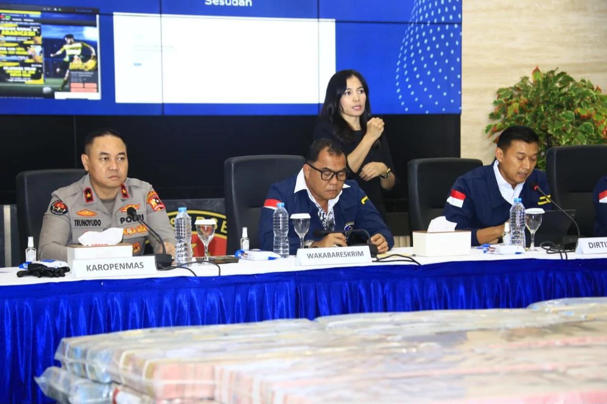 FOTO: Bareskrim Polri Sita Rp 286,2 Miliar dari Penindakan Judi Online 2025