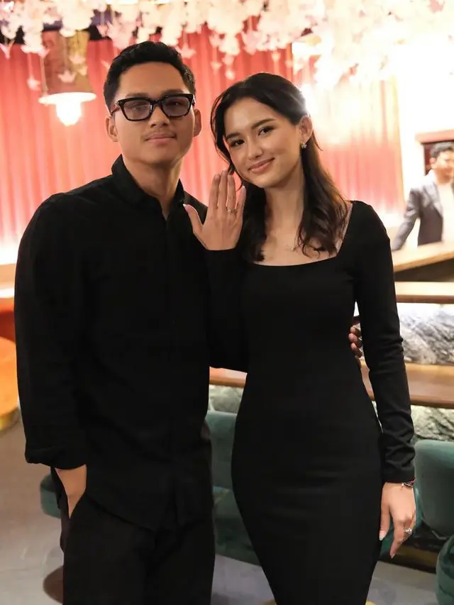 Azriel Hermansyah Melamar Sarah Menzel. [@azriel_hermansyah]