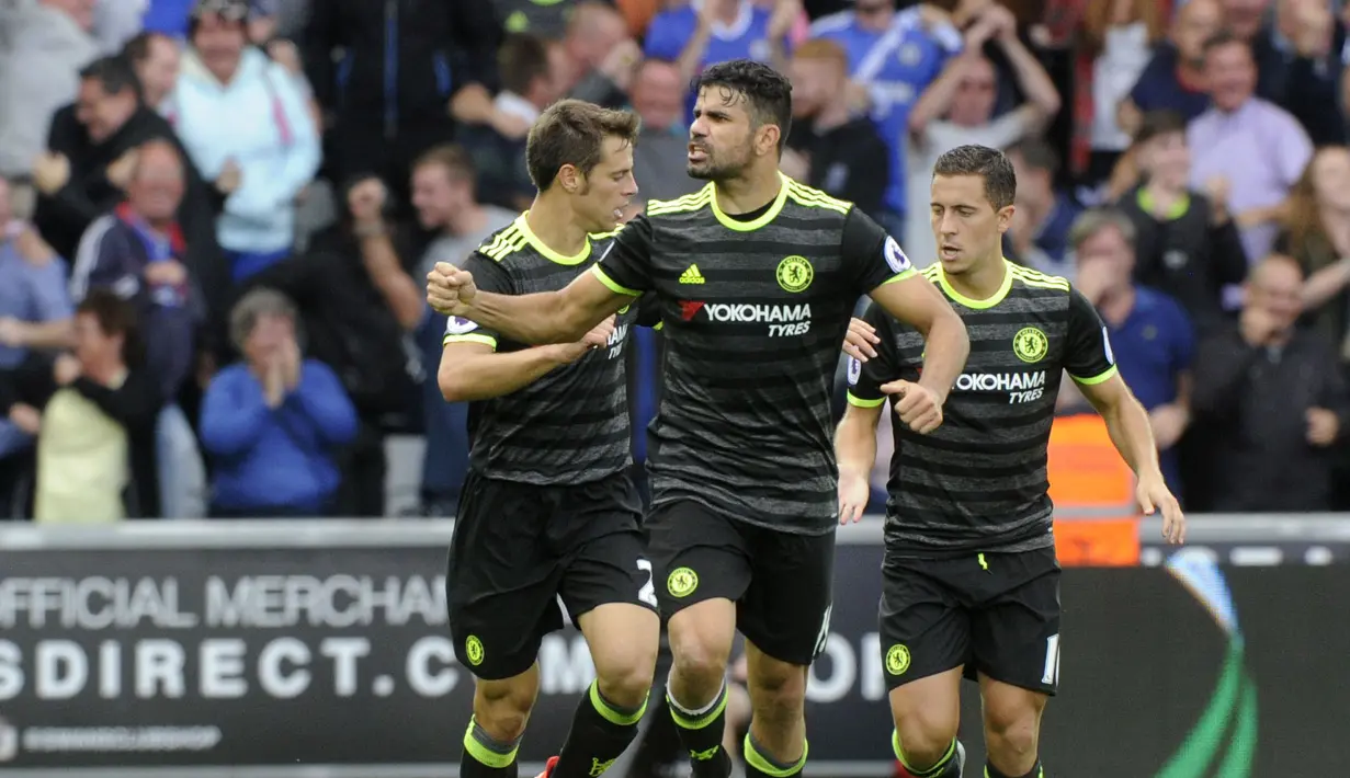 Diego Costa merayakan golnya ke gawang Swansea  pada lanjutan Premier League di Liberty Stadium,(11/9/2016) WIB. (Reuters/Rebecca Naden)