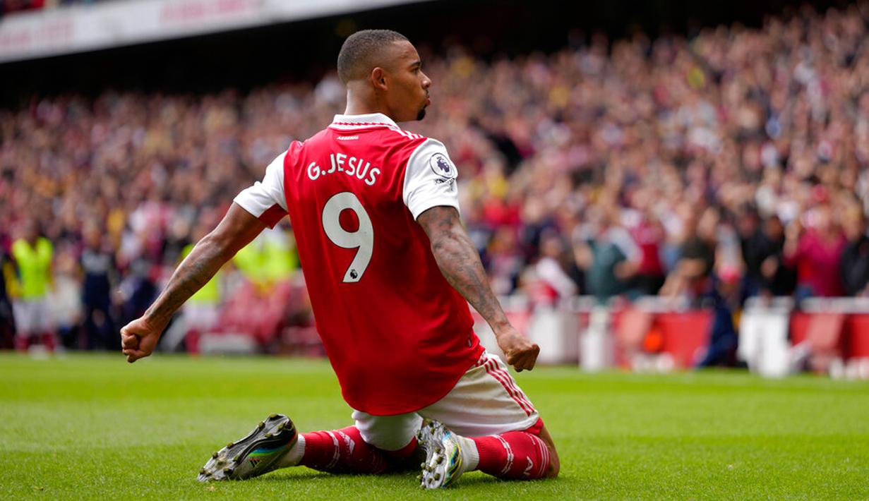 Pemain Arsenal Gabriel Jesus melakukan selebrasi usai mencetak gol ke gawang Tottenham Hotspur pada pertandingan sepak bola Liga Premier Inggris di Emirates Stadium, London, Inggris, 1 Oktober 2022. Arsenal menang 3-1. (AP Photo/Kirsty Wigglesworth)