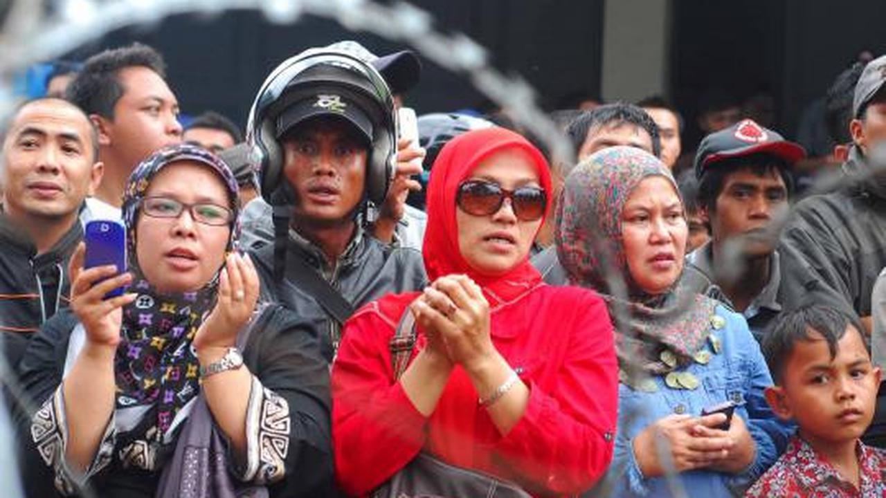 Usai sidang Aceng, warga dan polisi dzikir bersama