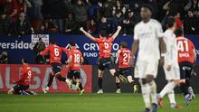 Momen Osasuna menjebol gawang Real Madrid dalam laga jornada 25 La Liga Spanyol di El Sadar, Minggu (22/2/2026) dini hari WIB. (ANDER GILLENEA / AFP)