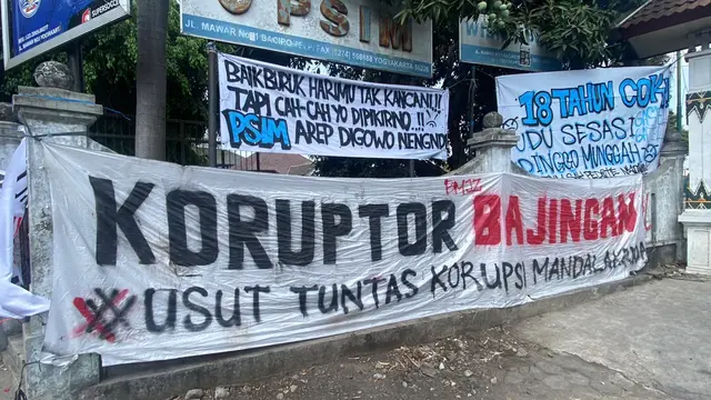 BRI Super League: Spanduk Protes Bermunculan, Ini Respons Pelatih PSIM Jean-Paul van Gastel