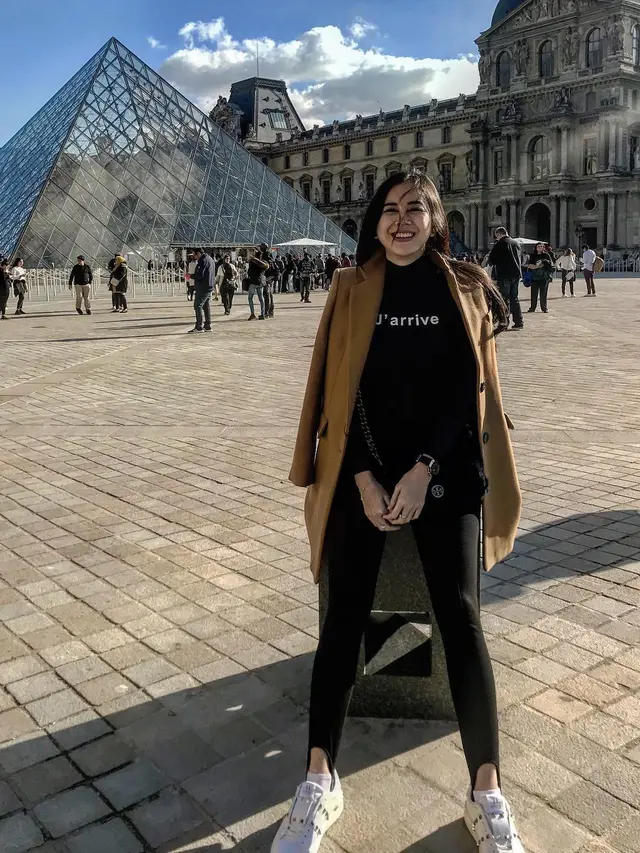 [Bintang] Aura Kasih