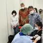 Sentra vaksinasi Prudential Indonesia telah memberikan lebih dari 27.000 dosis vaksin kepada 19.000 peserta sejak 15 April - 12 Agustus 2021. Vaksinasi yang berlangsung hingga Desember 2021 merupakan bentuk dukungan kepada pemerintah dalam program percepat vaksinasi Covid-19. (Liputan6.com/HO/Pru)