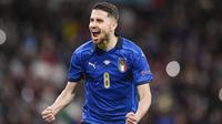 Jorginho - Pada laga kali ini ia sukses membungkam keraguan fans berkat aksinya di lini tengah Italia dan keberhasilan mengeksekusi penalti terakhir yang membawa Italia menembus final Euro 2020. (Foto:AP/Laurence Griffiths,Pool)