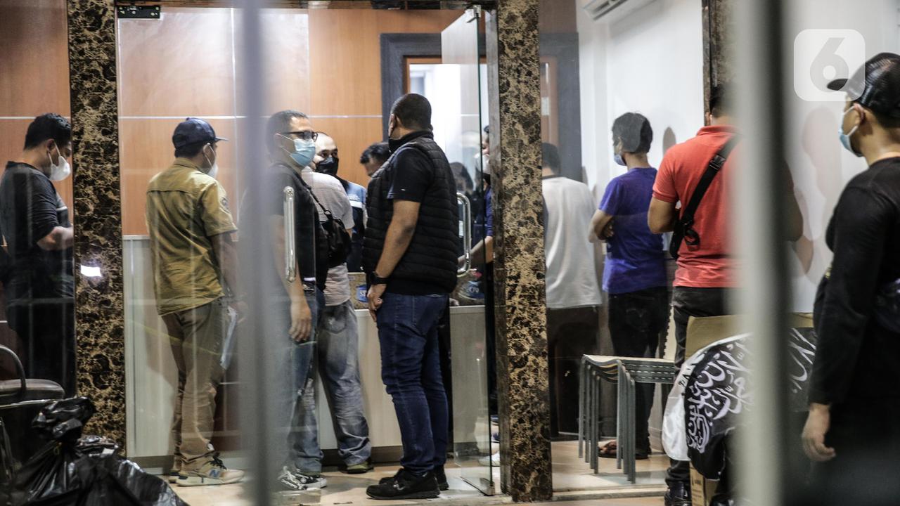 Usai Munarman Ditangkap, Polisi Geledah Kantor Sekretariat FPI