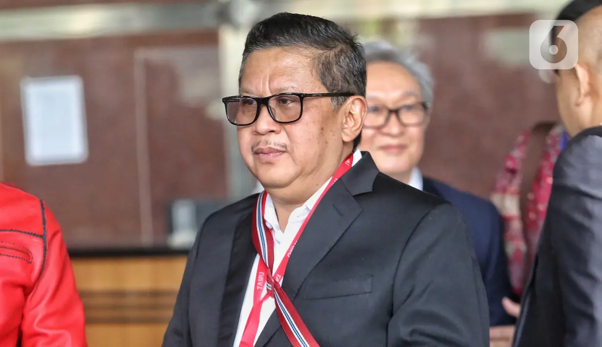 Hasto Kristiyanto disangkakan mengatur dan mengendalikan serta melobi komisioner KPU Wahyu Setiawan agar dapat menetapkan Harun Masiku sebagai calon anggota DPR RI terpilih dari Dapil Sumsel I. (Liputan6.com/Angga Yuniar)