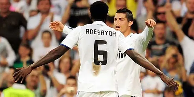 Adebayor dan Ronaldo (© AFP 2011)