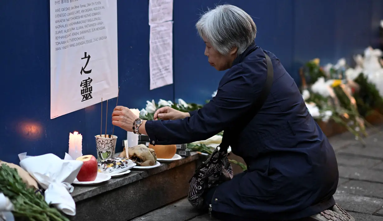 Kala itu, di Itaewon, Korea Selatan, perayaan Halloween menjadi momen yang sangat dinanti-nantikan banyak orang pasca pencabutan status pandemi covid-19. (Shin Yong-ju/AFP)