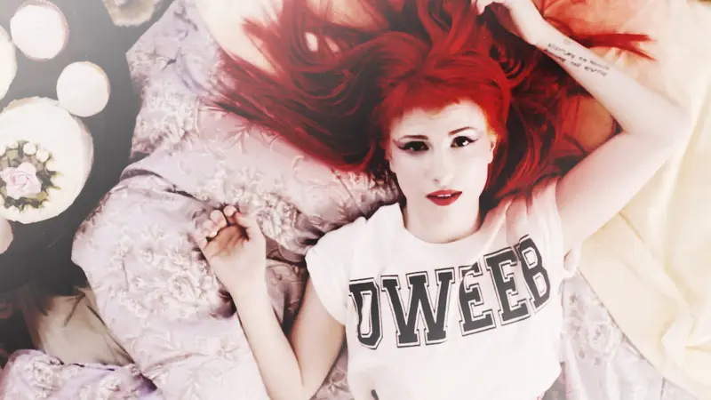 Disebut Aneh, Hayley Williams Paramore Justru Raih Penghargaan