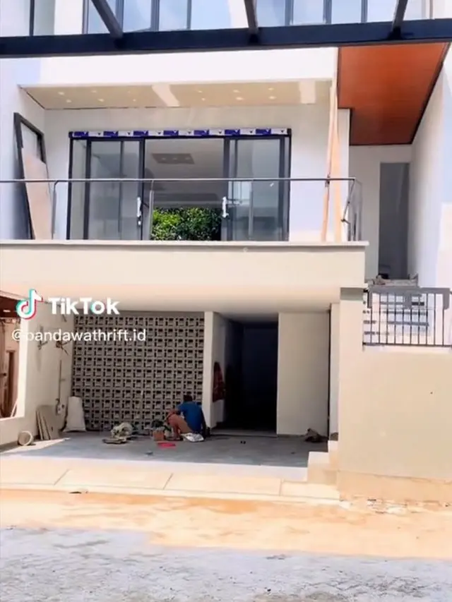 Rumah baru Ayu Ting Ting (Kapanlagi/TikTok/@pandawathrift.id)