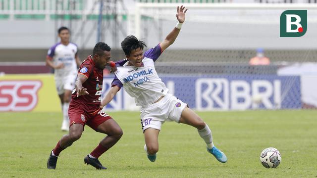 Foto: Melihat Duel Sengit Terens Puhiri Vs Edo Febriansyah Saat Borneo Fc Melawan Persita Tangerang di BRI Liga 1