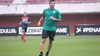 Gelandang PSS Jalani Pemulihan di Argentina