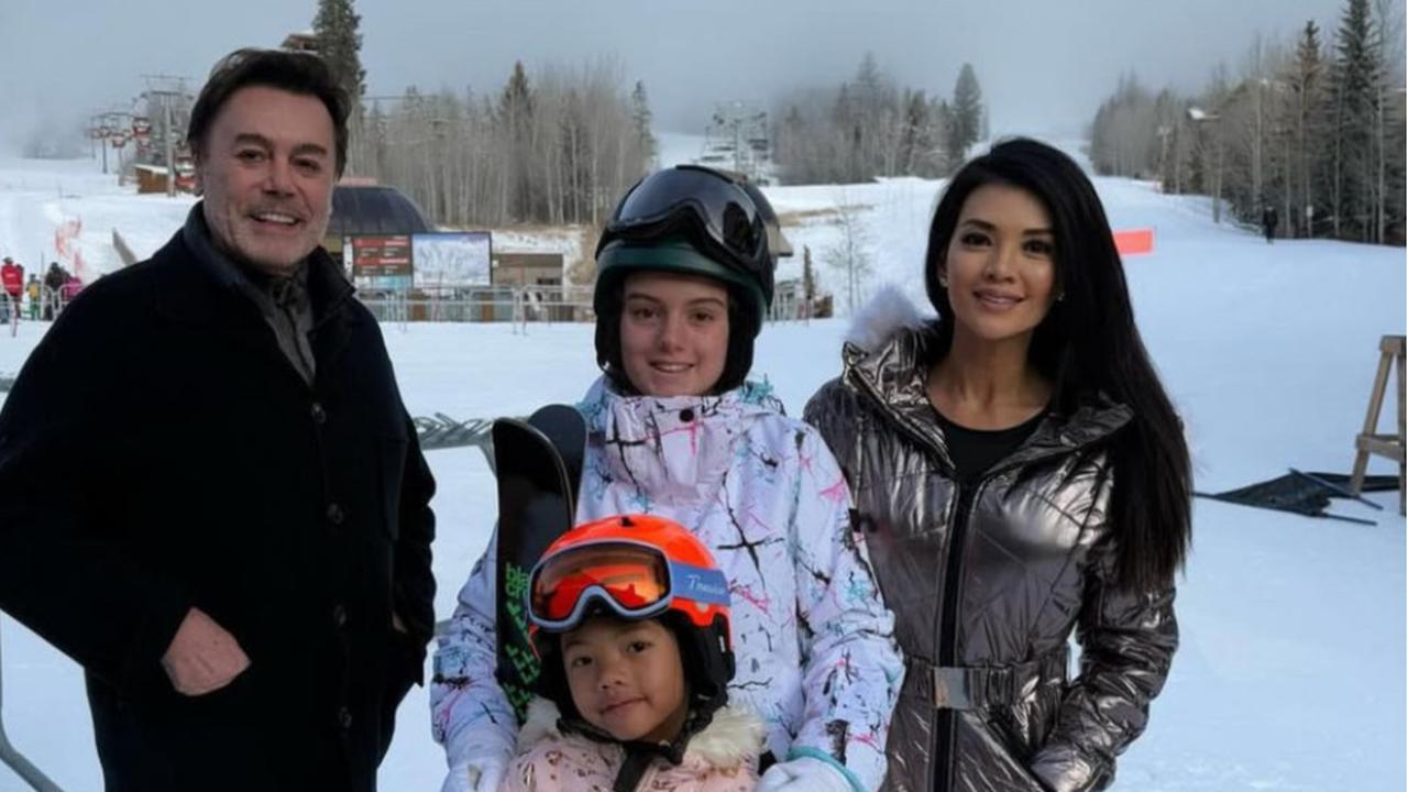 7 Potret Hangat Farah Quinn dan Keluarga Liburan Musim Dingin di Destinasi Ski, Banjir Sorotan