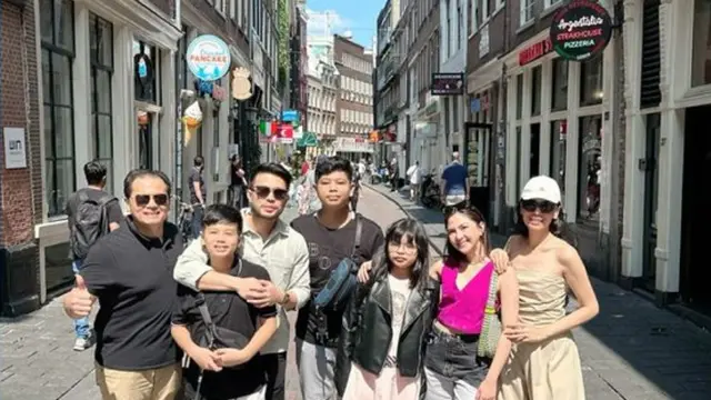 Potret Bucin Yakup Hasibuan dan Jessica Mila, Kompak Pakai Outfit Cerah Saat Liburan di Amsterdam