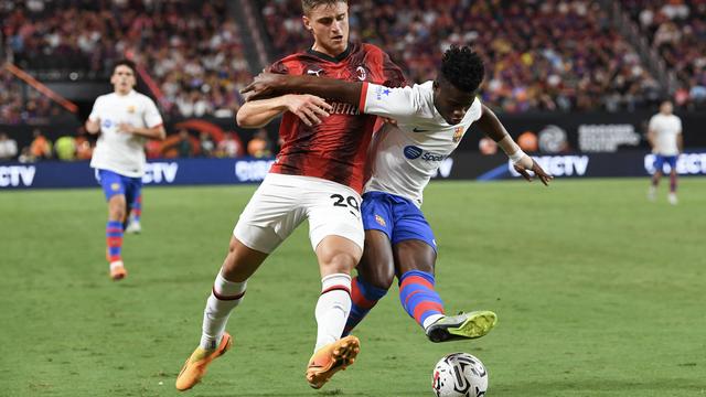 Bek muda Barcelona Mikayil Faye