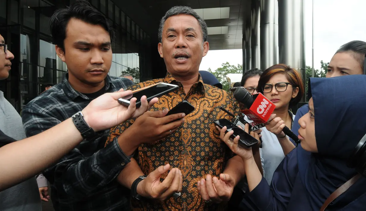 Ketua DPRD DKI Jakarta, Prasetyo Edi Marsudi memberikan keterangan sebelum meninggalkan Gedung KPK, Rabu (23/1). Kedatangan Prasetyo Edi Marsudi untuk menyerahkan laporan harta kekayaan penyelenggara negara (LHKPN). (Merdeka.com/Dwi Narwoko)