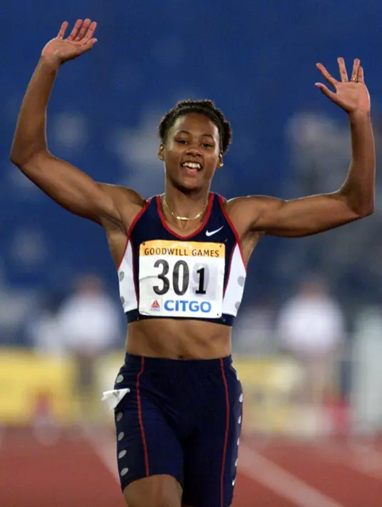 Mantan Atlet lari Marion Jones merupakan salah satu atlet yang mengalami kehancuran karirnya karena masalah doping atau obat – obatan terlarang. Ia pernah dipenjara selama 6 bulan, Pada 2006 ia dikabarkan mengalami krisis finansial. (AFP /DON EMMERT)