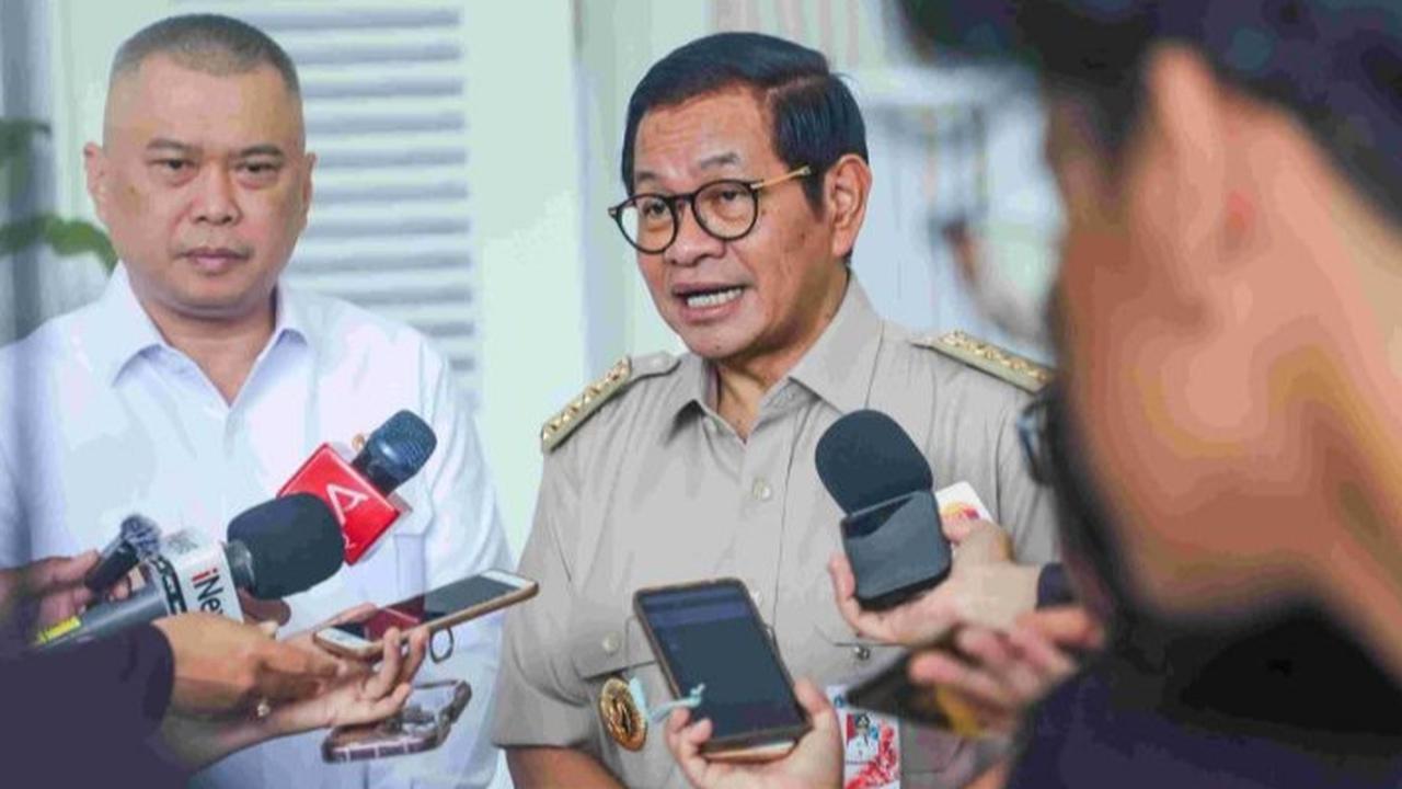 VIDEO: Pesan Gubernur Pramono ke Siswa Penerima KJP Plus "Bisa Sarja Kayak Bang Doel"