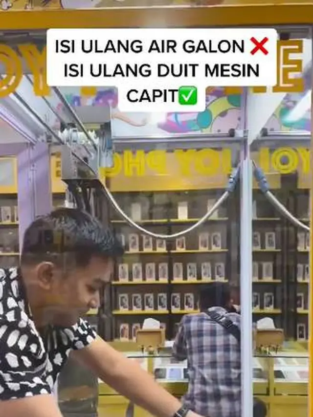 Viral Mesin Capit Uang dan Ponsel di Bali Ini Diserbu Ojol, Saingannya Sisca Kohl