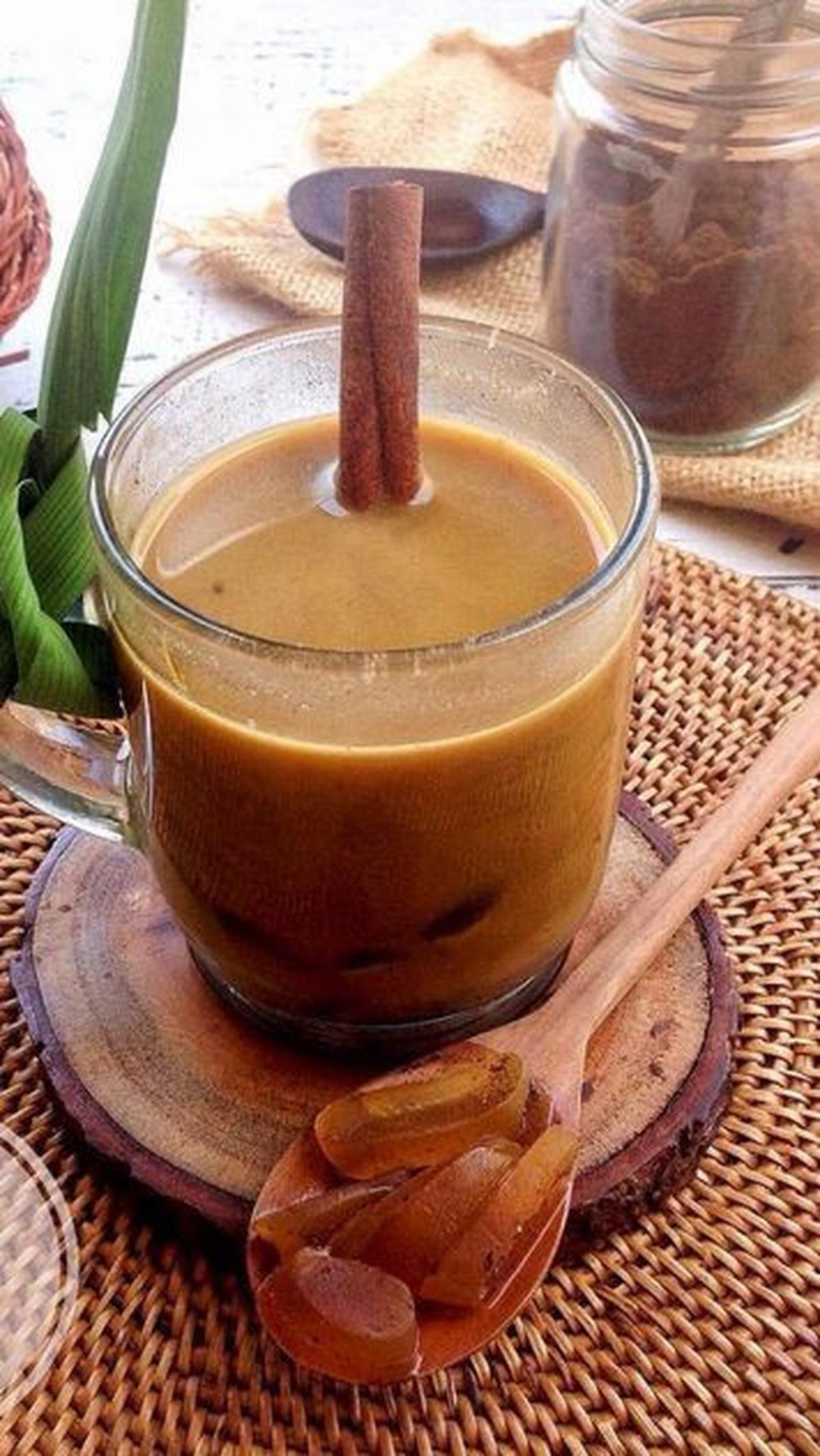 3. Resep Minuman Hangat Buat Takjil Buka Puasa: Bajigur<br>