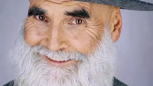 Victor Sosnovtsev, 73 tahun. (Sumber foto: boredpanda.com)