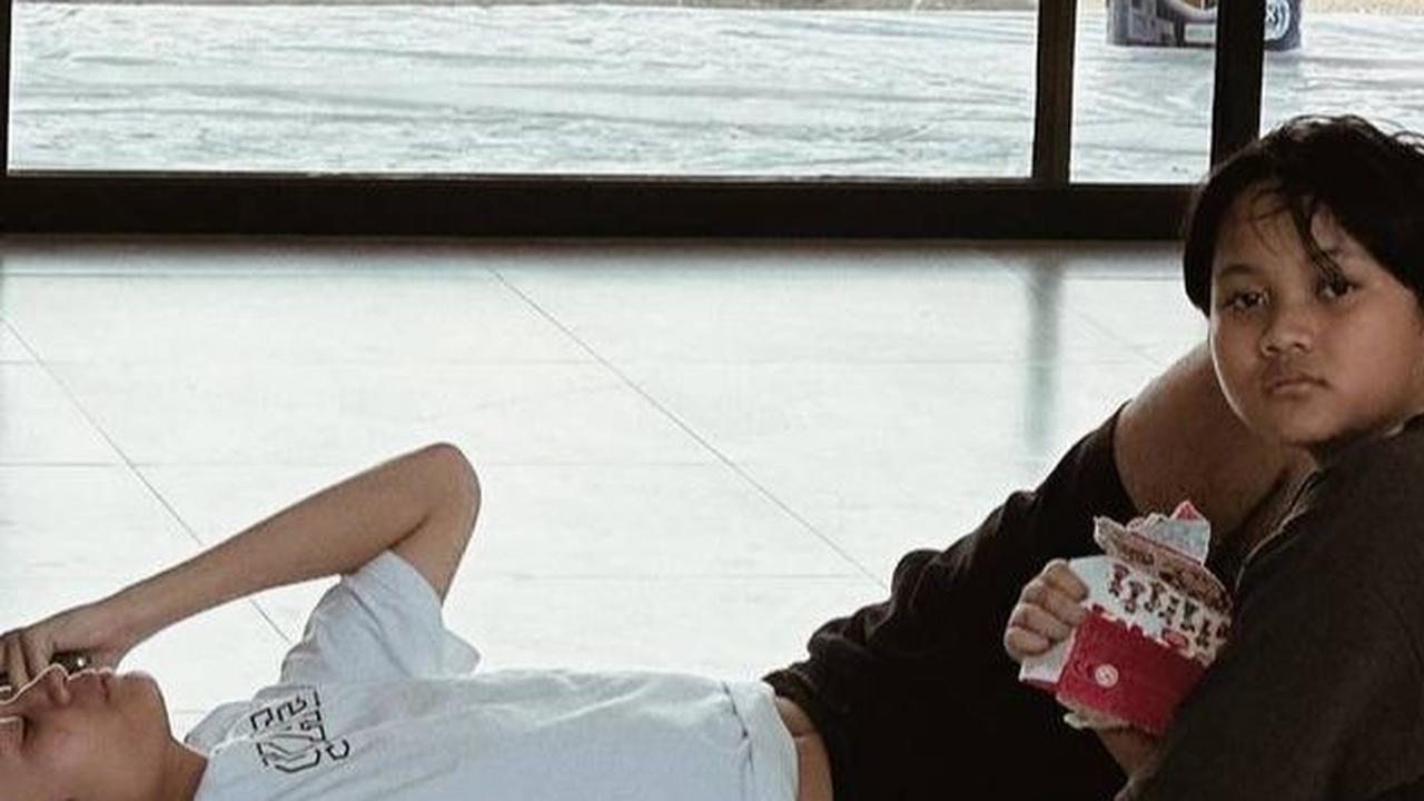 Keluarga Rizky Febian memang memiliki kedekatan yang sangat erat dengan Mahalini, bahkan sebelum pasangan hits ini menikah.<br><br>