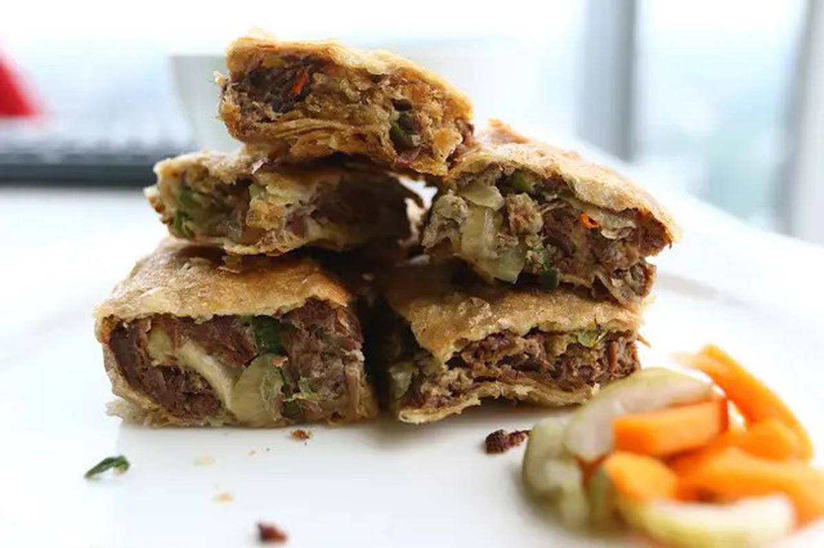 7 Resep Martabak Telur Lezat untuk Sajian Spesial di Rumah, Mudah Dibuat