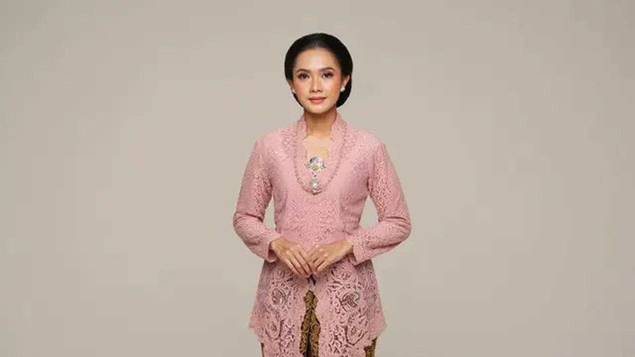 11 Inspirasi Fashion Ibu Pejabat yang Elegan dan Berkelas, Bisa Kamu Tiru untuk Acara Resmi