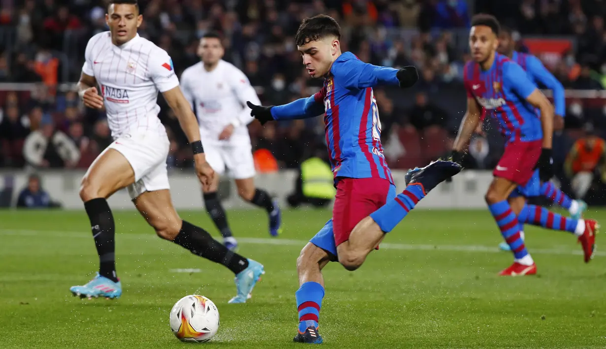 Selain itu, Los Cules juga melepaskan 19 tembakan yang enam di antaranya mengarah ke gawang. Adapun Sevilla memperoleh tiga peluang bagus dari delapan kesempatan. (AP/Joan Monfort)