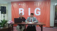  (ka-ki) Managing Director PayTren Hari Prabowo dan Marketing Manager B2C PayTren, Arie Tenjala di peluncuran layanan PayTren TV di Bandung, Selasa (24/1/2017). (Liputan6.com/M Sufyan Abdurrahman)