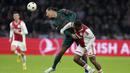 The Reds tampil begitu perkasa dan memenangkan laga dengan tiga gol tanpa balas atas tuan rumah Ajax Amsterdam di Johan Cruiff Arena, Belanda, Kamis (27/10/2022). (AP/Peter Dejong)