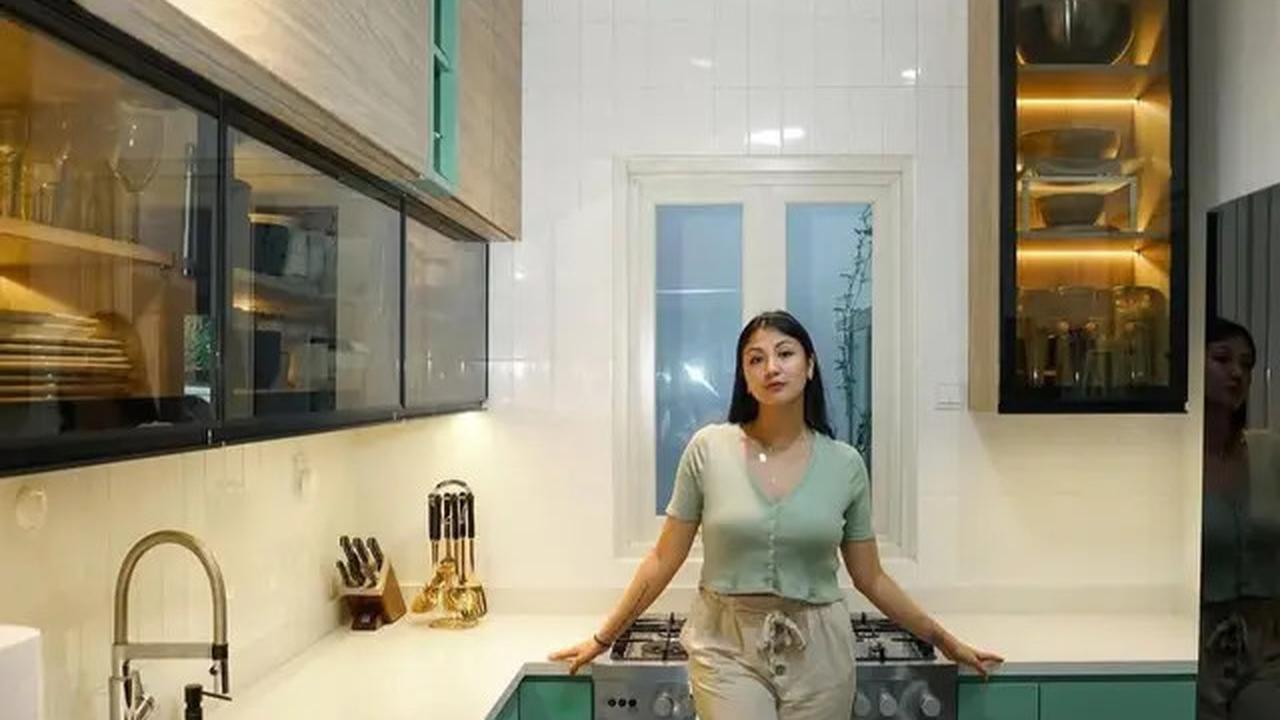 Potret Dapur Sharena Delon, Inspirasi Dapur Mungil yang Estetik dan Fungsional