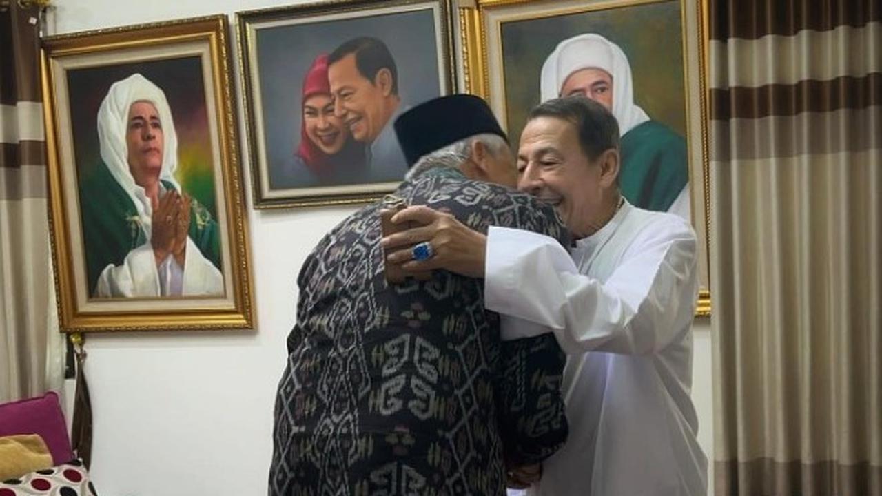 Ganjar Pranowo sowan ke Muhammad Luthfi bin Yahya (Habib Luthfi) di Kota Pekalongan. (Istimewa)