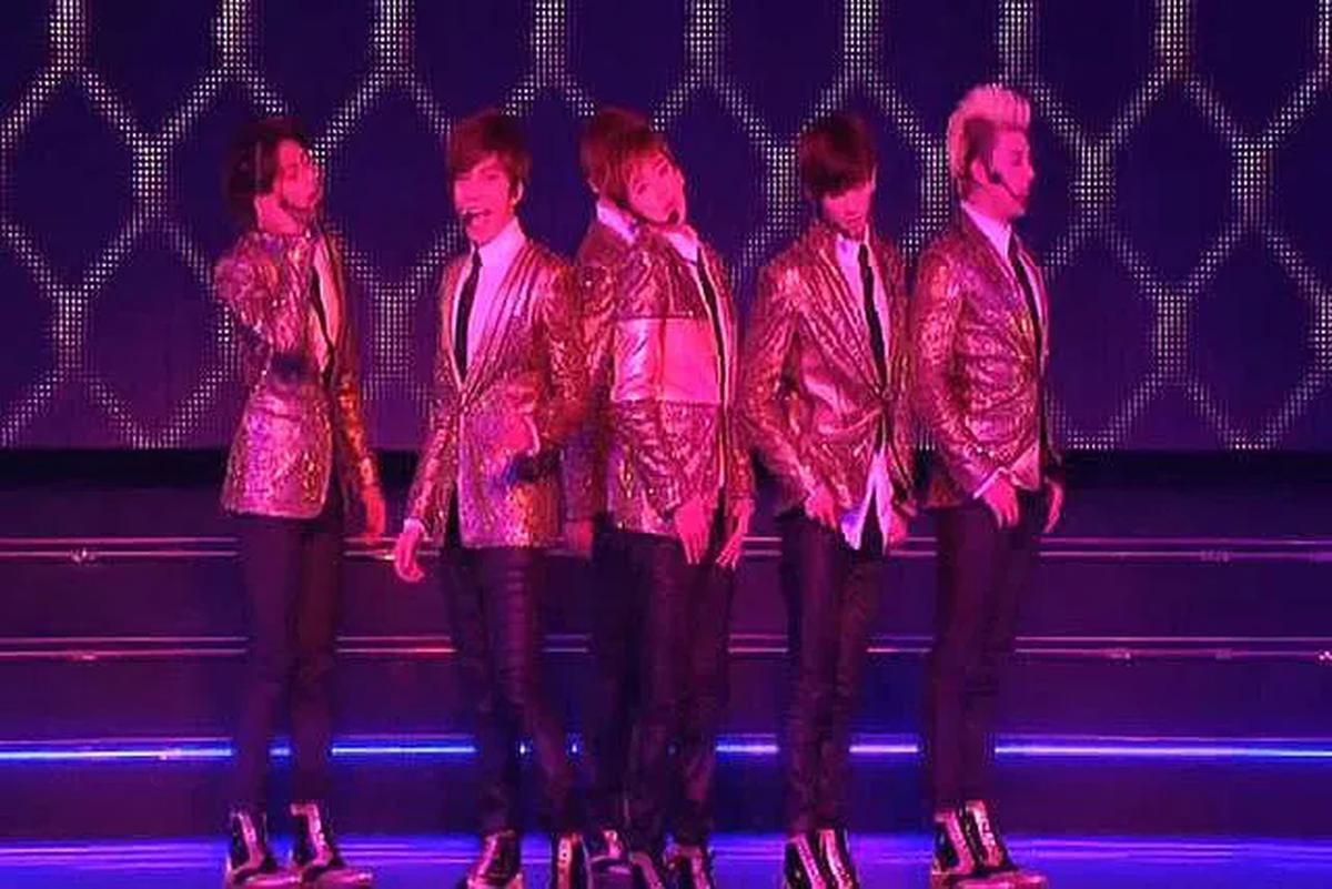 U-KISS ketika tampil di Budokan, Jepang Â©vimeo.com
