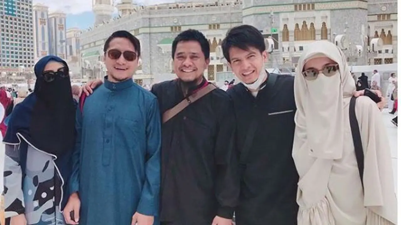 Fenita Arie dan Dhini Aminarti