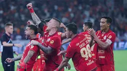 Berkat tiga poin dari laga kontra Bhayangkara FC, Persija naik ke posisi tiga klasemen menggeser Malut United. Sementara Bhayangkara ada di urutan sepuluh. (Bola.com/M Iqbal Ichsan)
