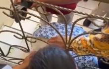 Apes! Kepala Siswi ini Tersangkut di Pagar Sekolah Diselamatkan Pakai Gergaji Mesin, Netizen 'Jadi Sejarah