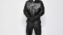 J Balvin tampil gaya khas rider dengan turtleneck yang dipadukan dengan all leather [Givenchy]