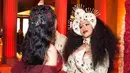 Semoga saja fans Nicki Minaj dan Cardi B akan berbaikan setelah ini ya! (USWeekly)