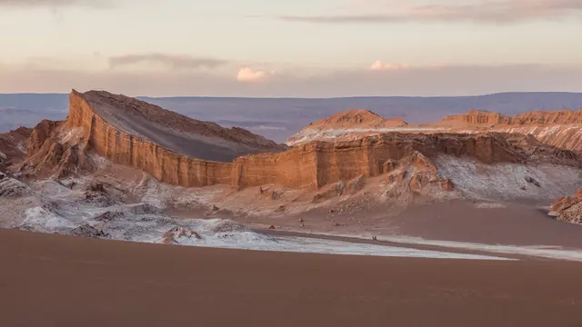Valle de la Luna, Chile (Wikimedia Commons)